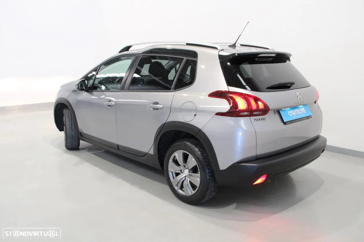 Peugeot 2008 1.2 PureTech Signature - 32