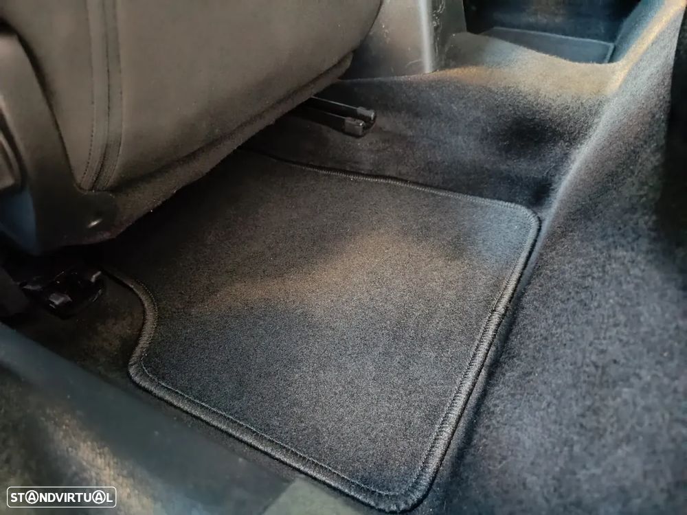 Peugeot 2008 1.2 PureTech Active - 17