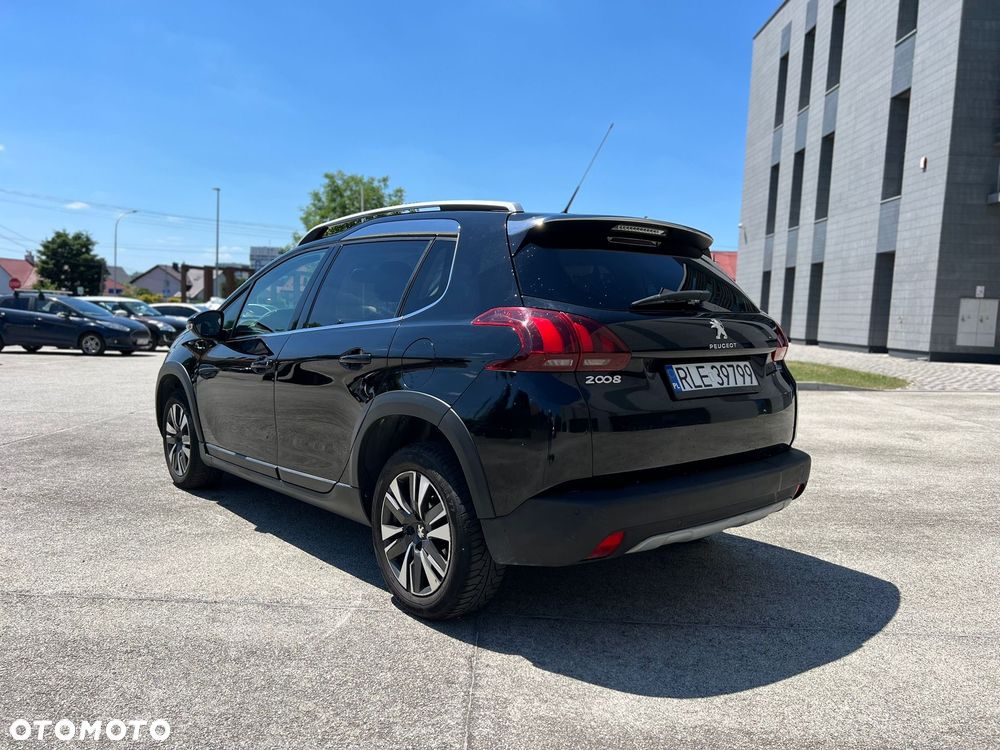 Peugeot 2008 1.2 Pure Tech GPF Signature S&S EAT6 - 4