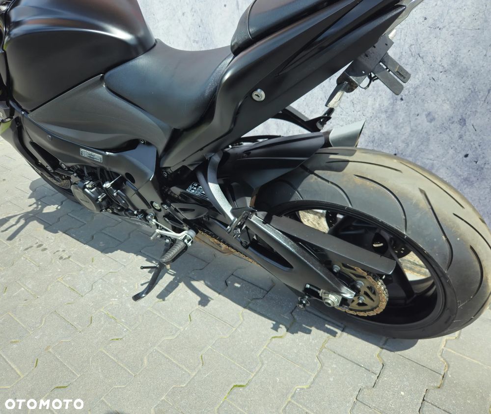 Suzuki GSX - 19