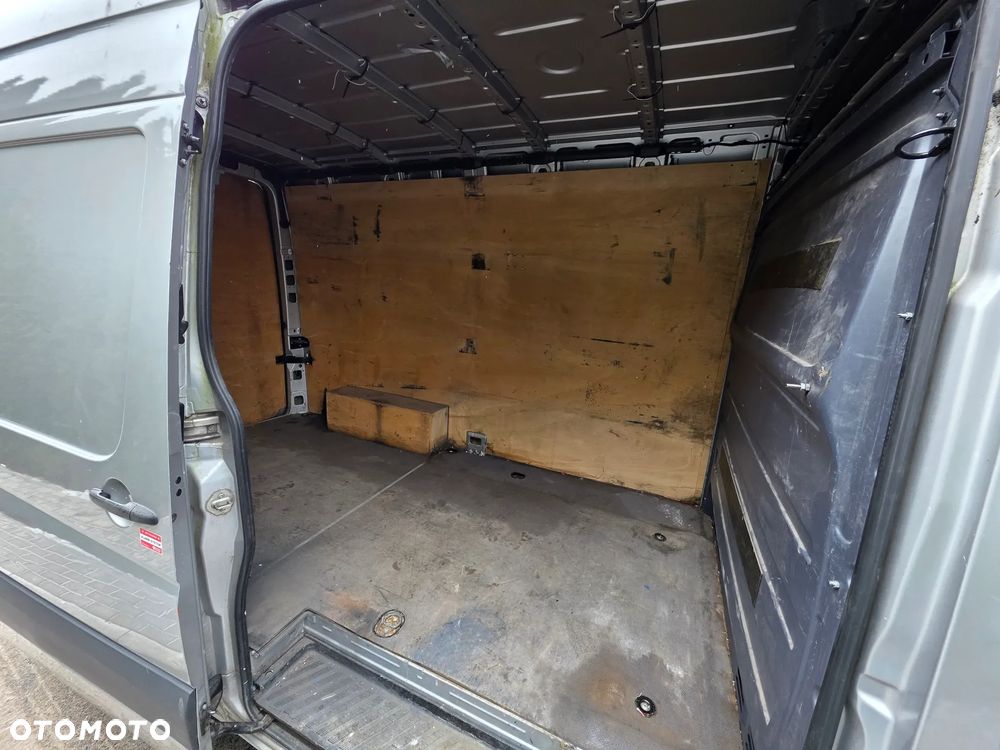 Mercedes-Benz Sprinter - 13