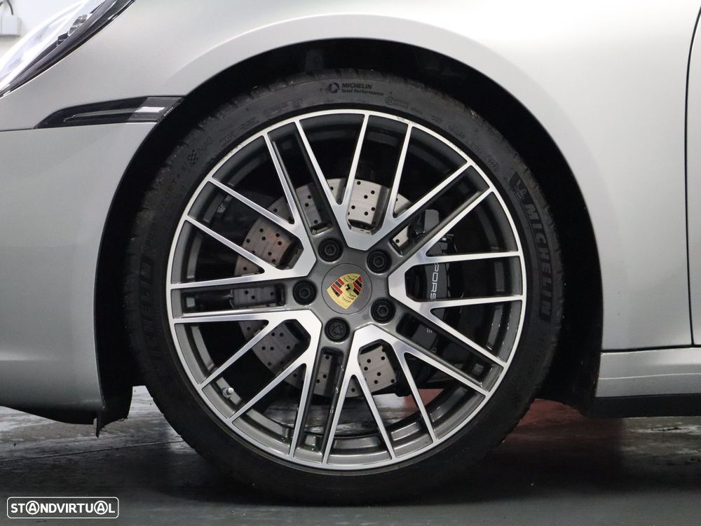 Porsche 911 (992) Carrera 4S PDK - 34