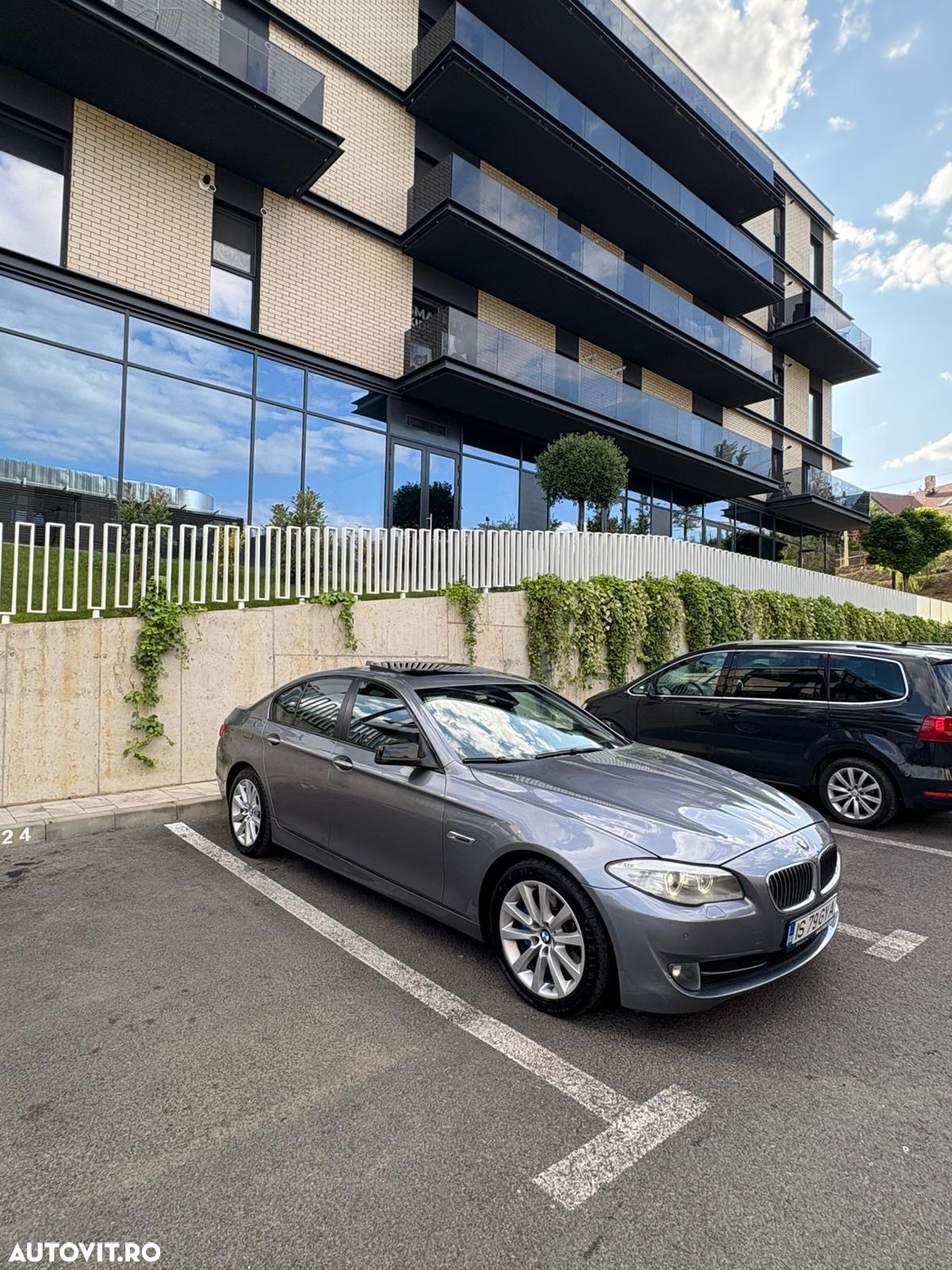 BMW Seria 5 520d Aut. Luxury Line - 3