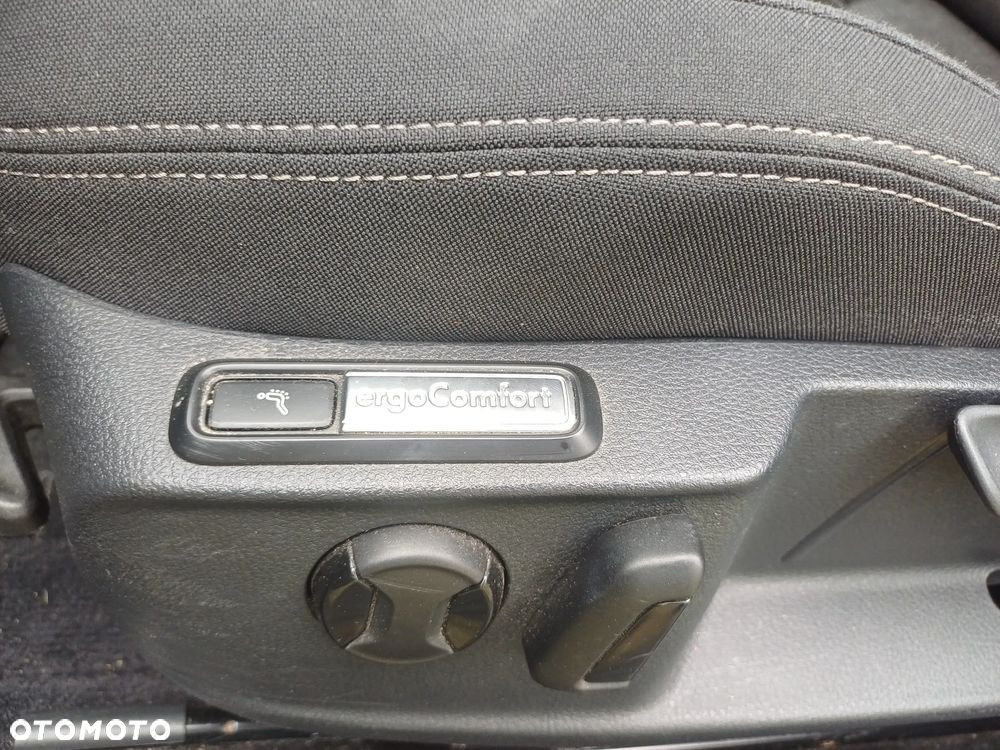 Volkswagen Passat 2.0 TDI SCR DSG Comfortline - 30