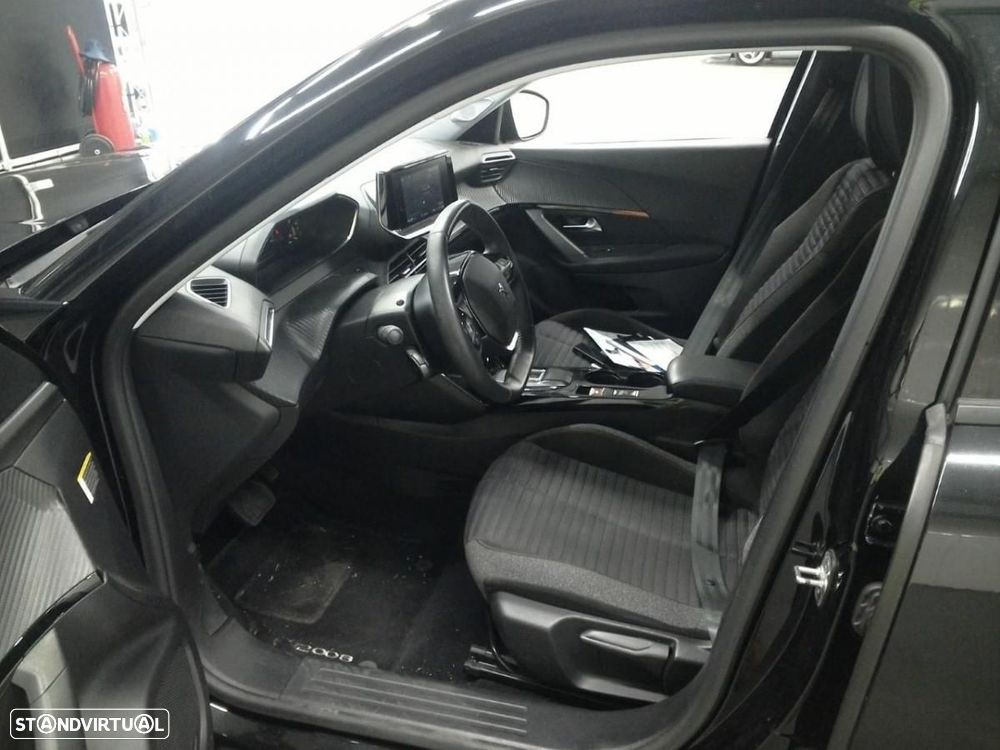 Peugeot e-2008 50 kWh Active - 3