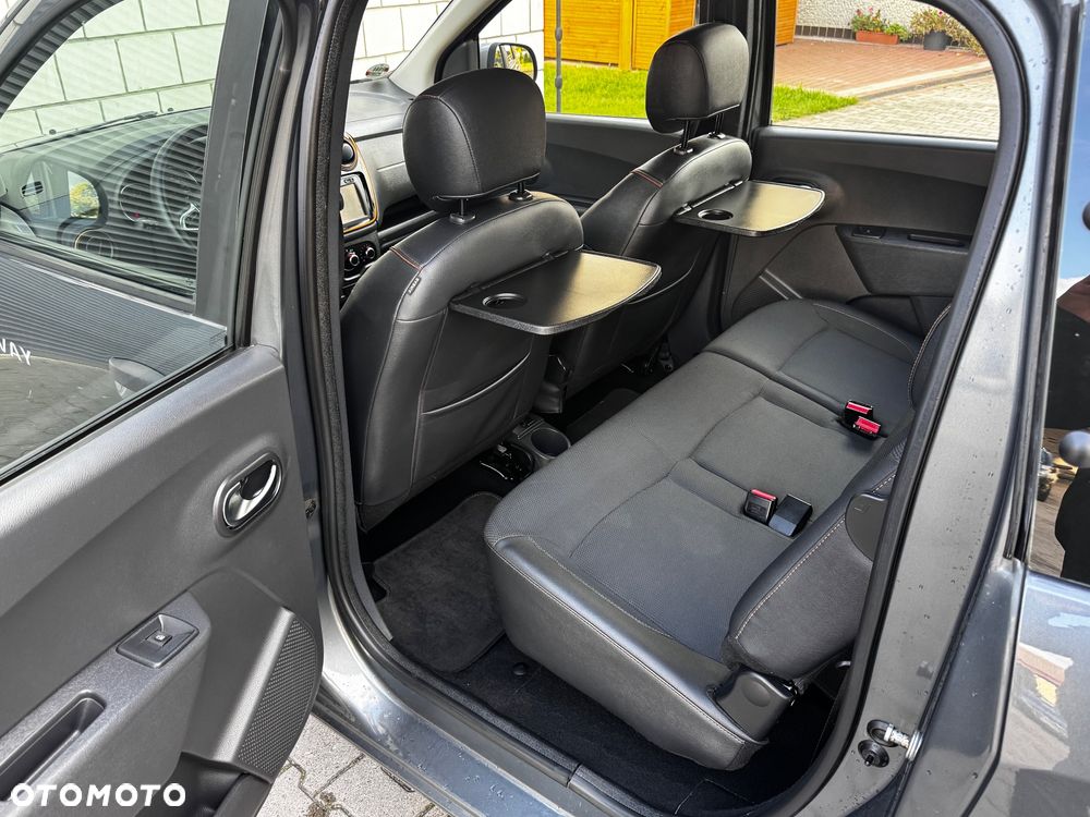 Dacia Lodgy 1.6 SCe Stepway S&S - 27