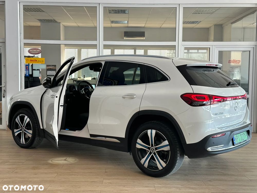 Mercedes-Benz EQA 250 66.5kWh Electric Art - 2