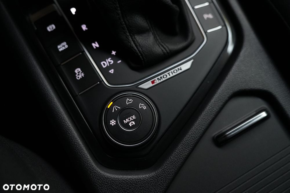 Volkswagen Tiguan 2.0 TDI SCR 4MotION DSG R-Line - 17