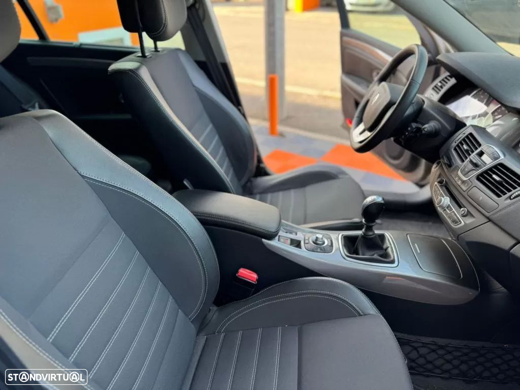 Renault Laguna Break 1.5 dCi SE Black Line - 15
