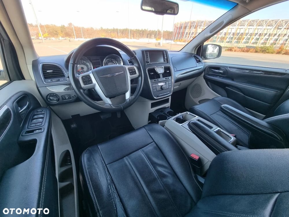 Chrysler Town & Country 3.6 Touring - 26