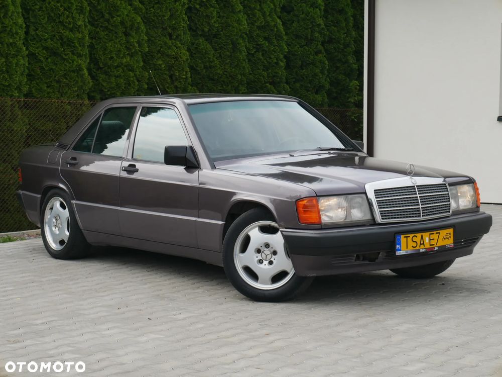 Mercedes-Benz W201 (190) - 3