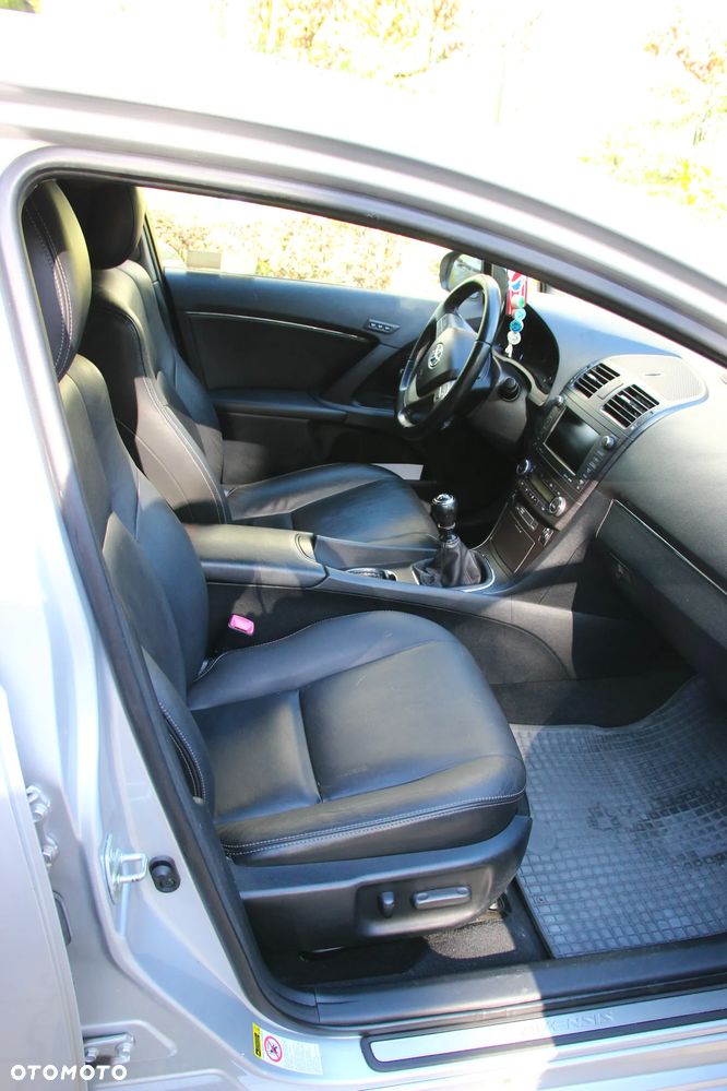 Toyota Avensis 2.0 Prestige NAVI - 3