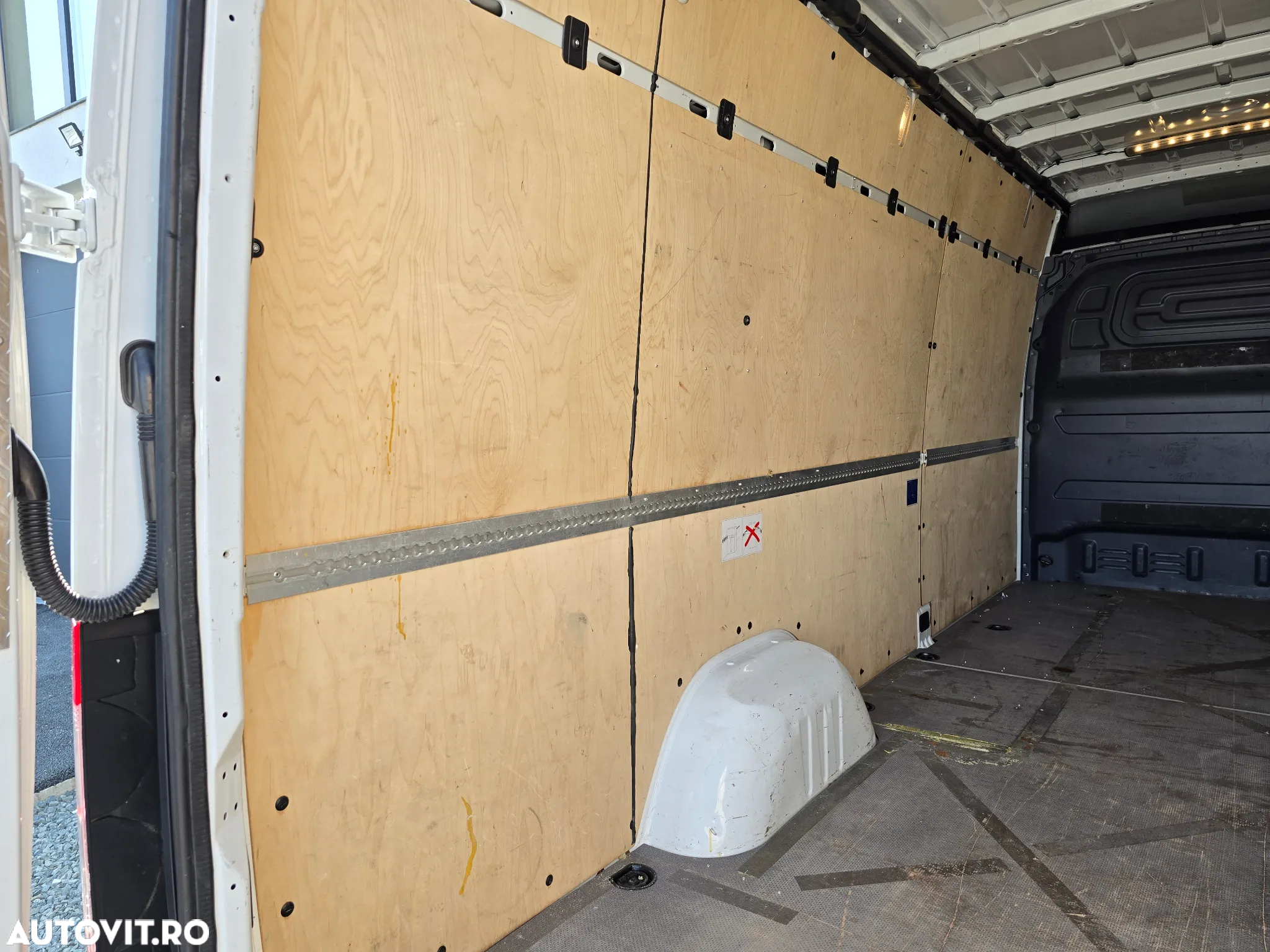 Mercedes-Benz Sprinter 316 CDI 6 paleti. 2019. - 27