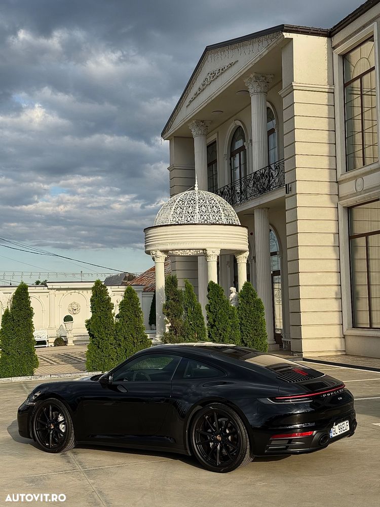 Porsche 911 Carrera 4 PDK - 13