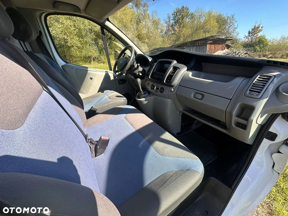Renault Trafic LONG 2.0 diesel 114kM 2011 rok, automat, WEBASTO, HAK, OPONY JAK NOWE, BEZWYPADKOWY! - 38