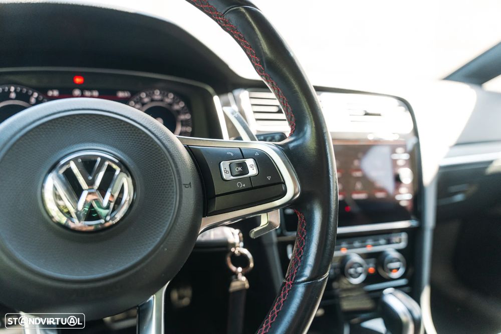 VW Golf GTI 2.0 TSI OPF DSG Performance - 23
