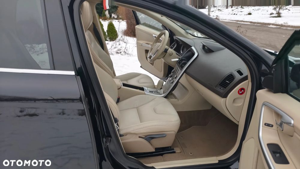 Volvo XC 60 D5 AWD RDesign - 33