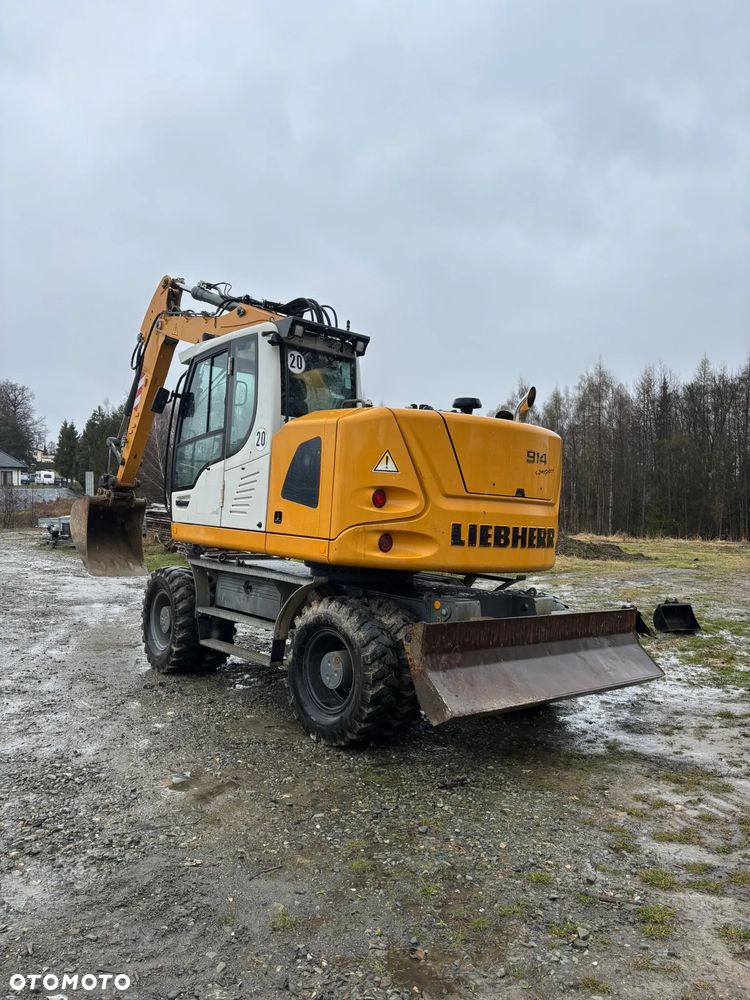 Liebherr A914 - 5