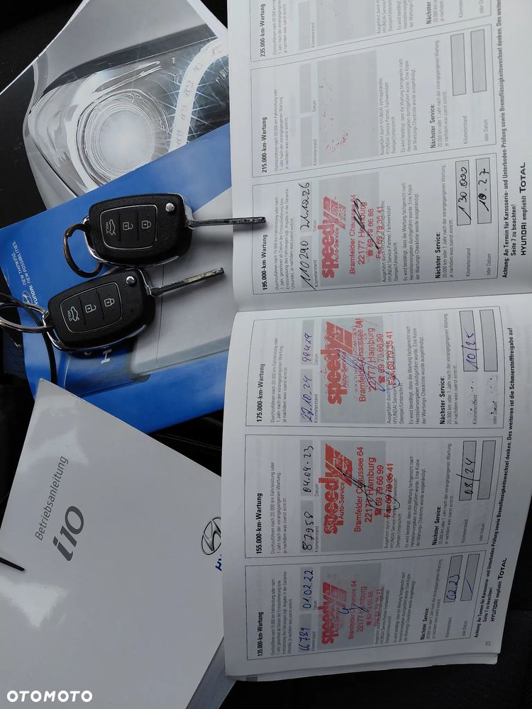 Hyundai i10 1.0 Fifa World Cup Edition - 17