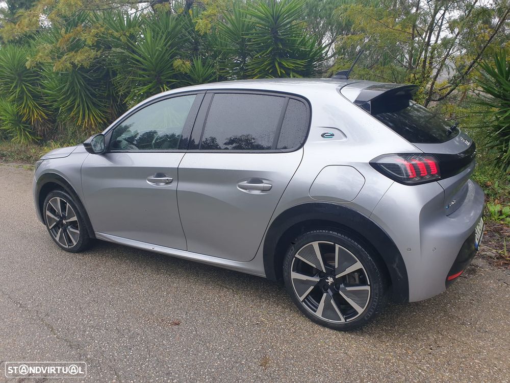 Peugeot e-208 GT - 3