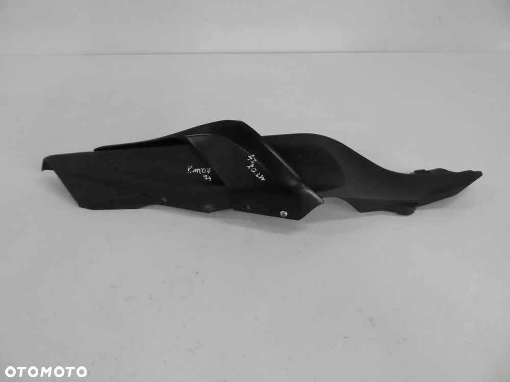 Yamaha MT07 osłona plastikowa boczek pod fotel P L - 13