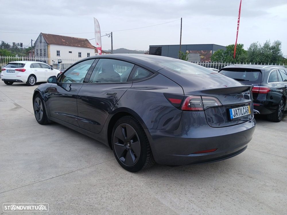 Tesla Model 3 - 9