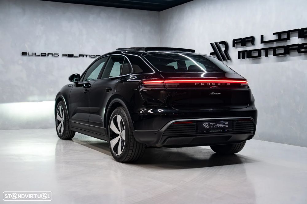 Porsche Macan Electric - 11