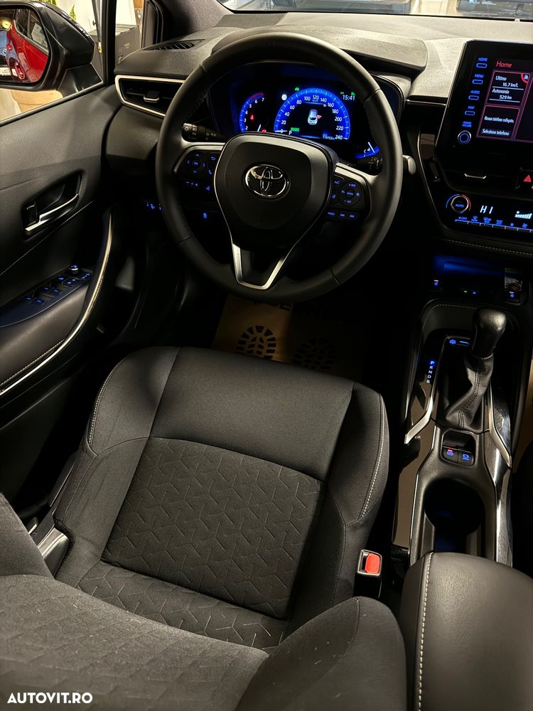 Toyota Corolla 1.8 Hybrid Team Deutschland - 7