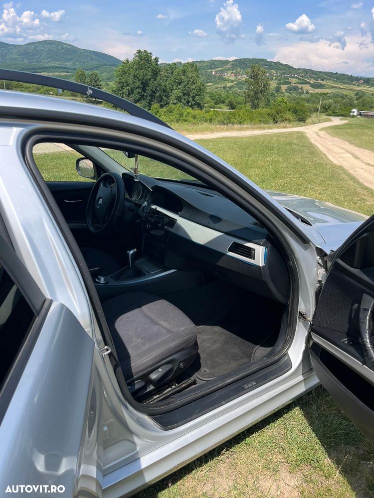 BMW Seria 3 318d - 12