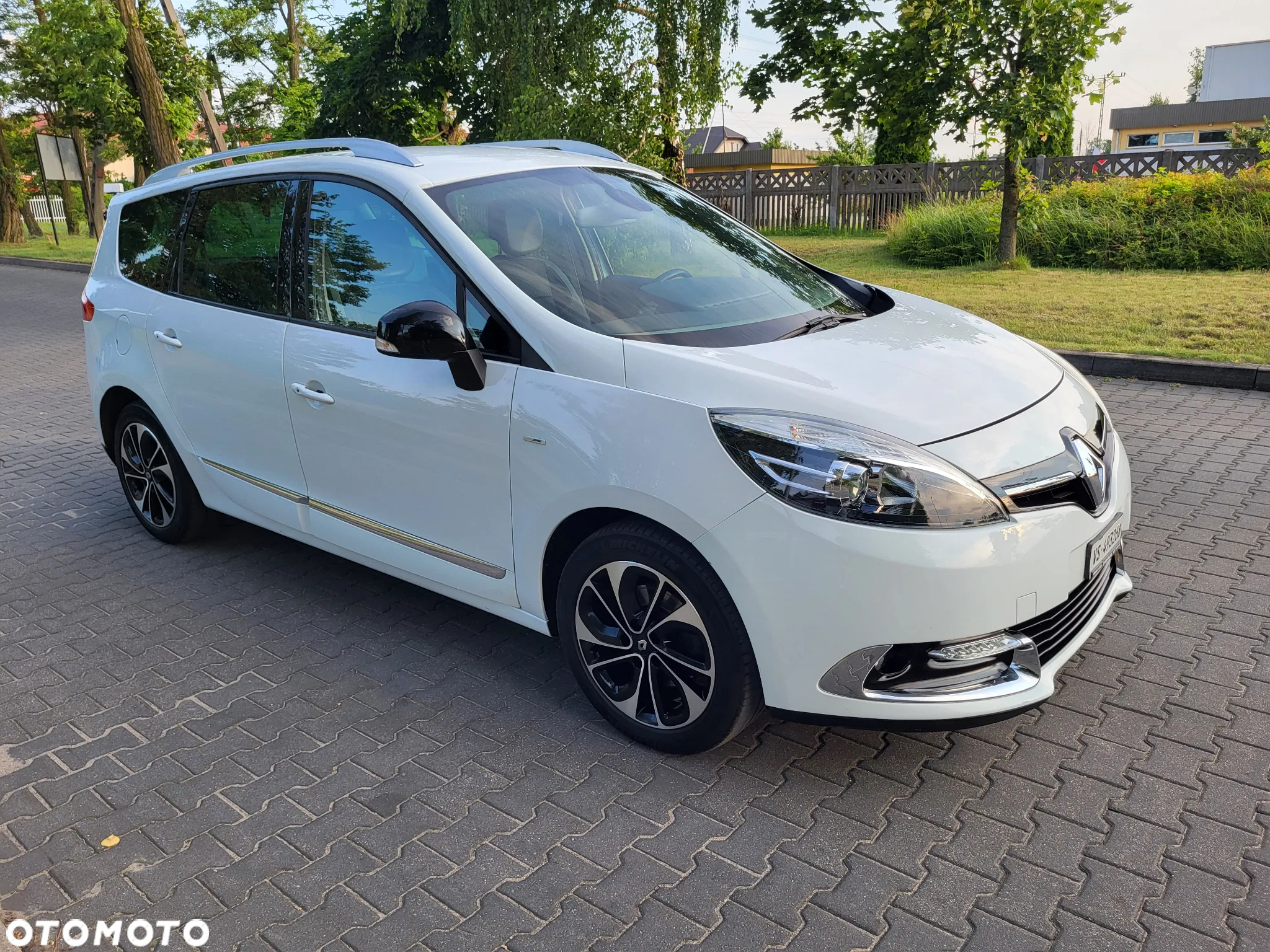 Renault Scenic 2.0 16V 140 CVT Dynamique - 8