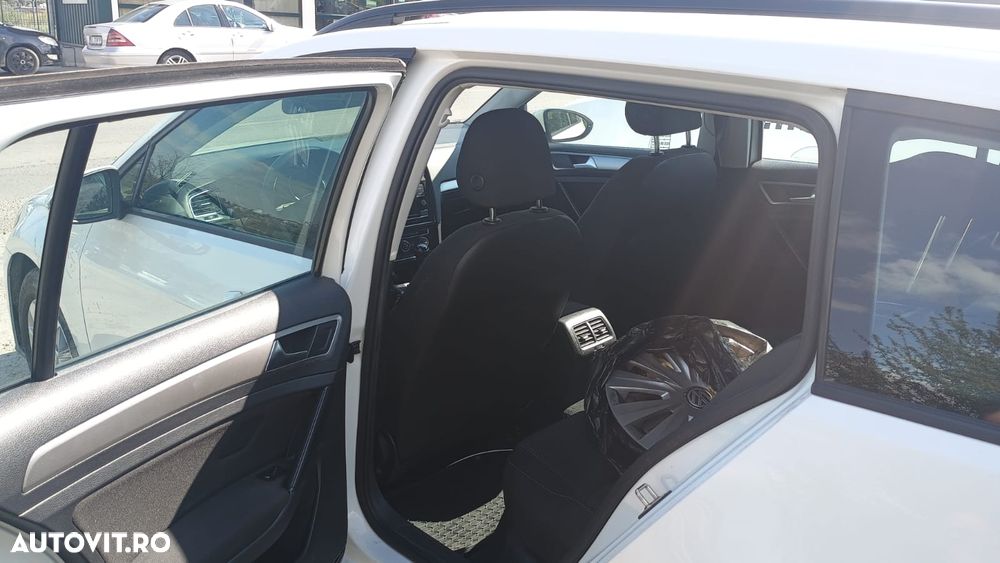 Volkswagen Golf 1.0 TSI Comfortline - 5
