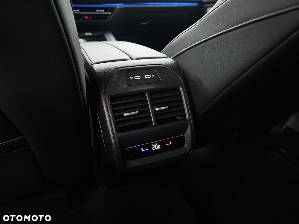 Volkswagen Passat - 26