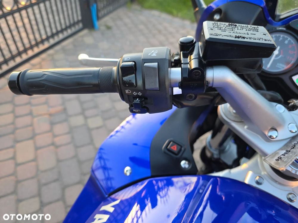 Yamaha FJR - 31