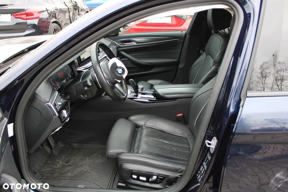 BMW Seria 5 540i xDrive mHEV M Sport sport - 15