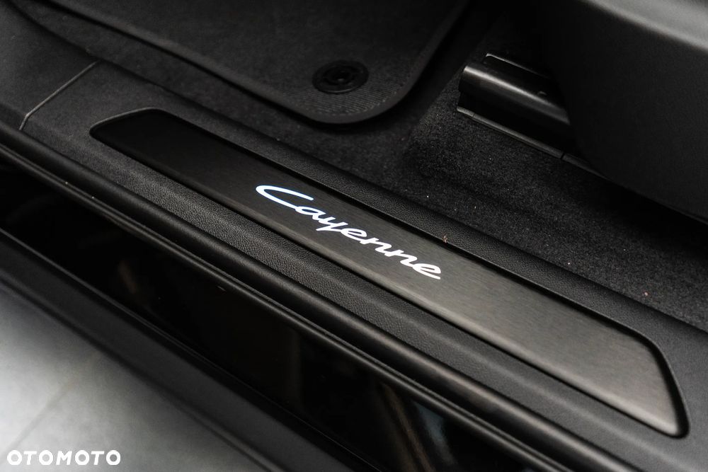 Porsche Cayenne E-Hybrid PHEV Black Edition - 31