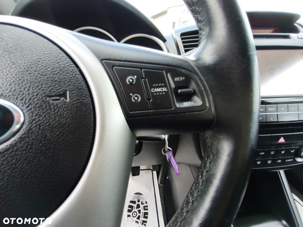 Kia Venga - 13