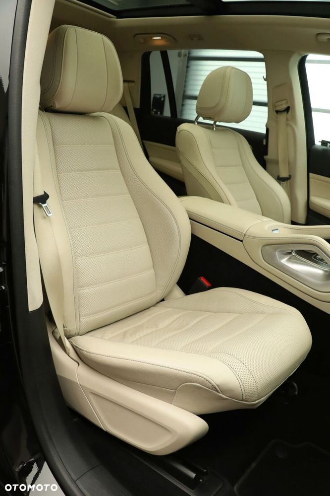 Mercedes-Benz GLS - 16