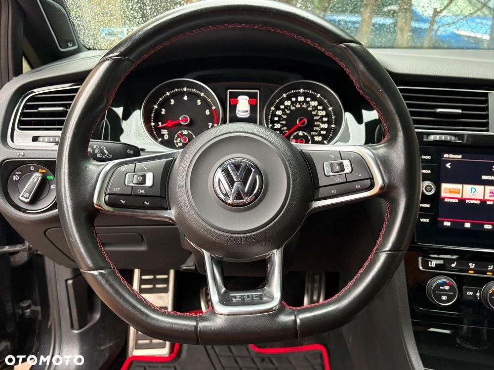 Volkswagen Golf GTI (BlueMotion Technology) Performance - 24