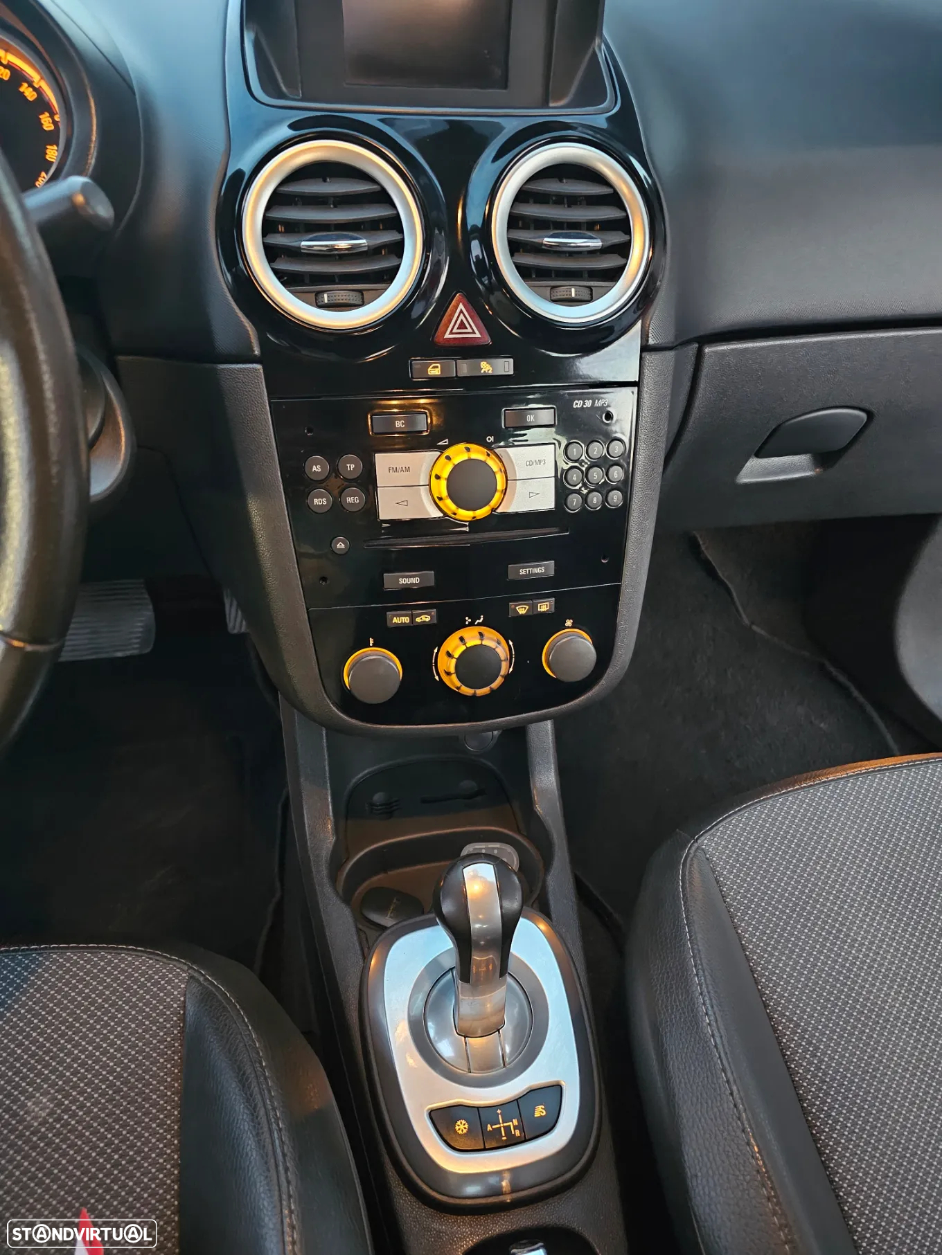 Opel Corsa 1.2 Twin Silver Plus 16 Easytronic - 10