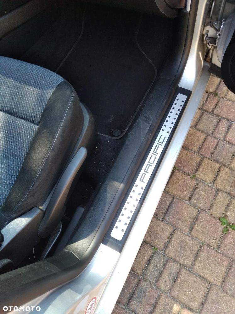 Volkswagen Golf - 6