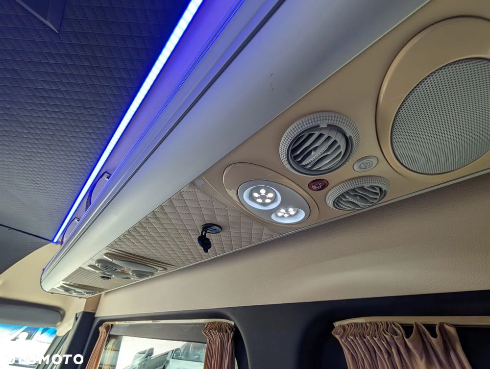 Mercedes-Benz Sprinter 517 - 22