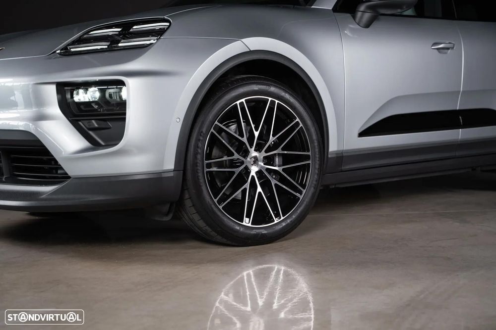 Porsche Macan Electric - 9
