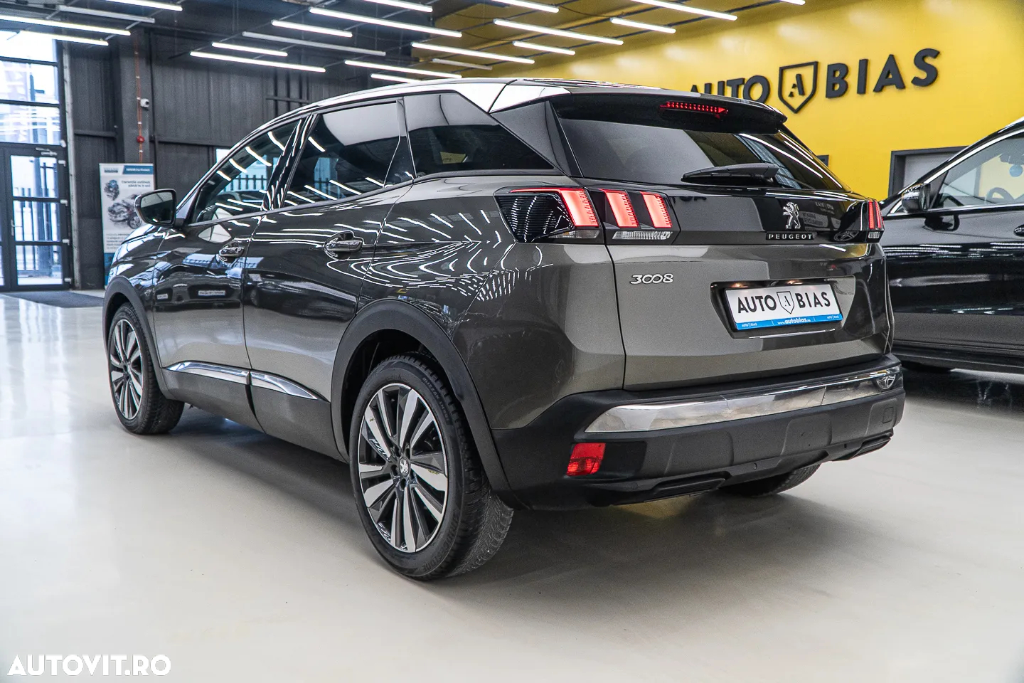 Peugeot 3008 1.2 PureTech Turbo S&S EAT8 Allure - 5