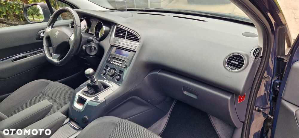 Peugeot 5008 - 12