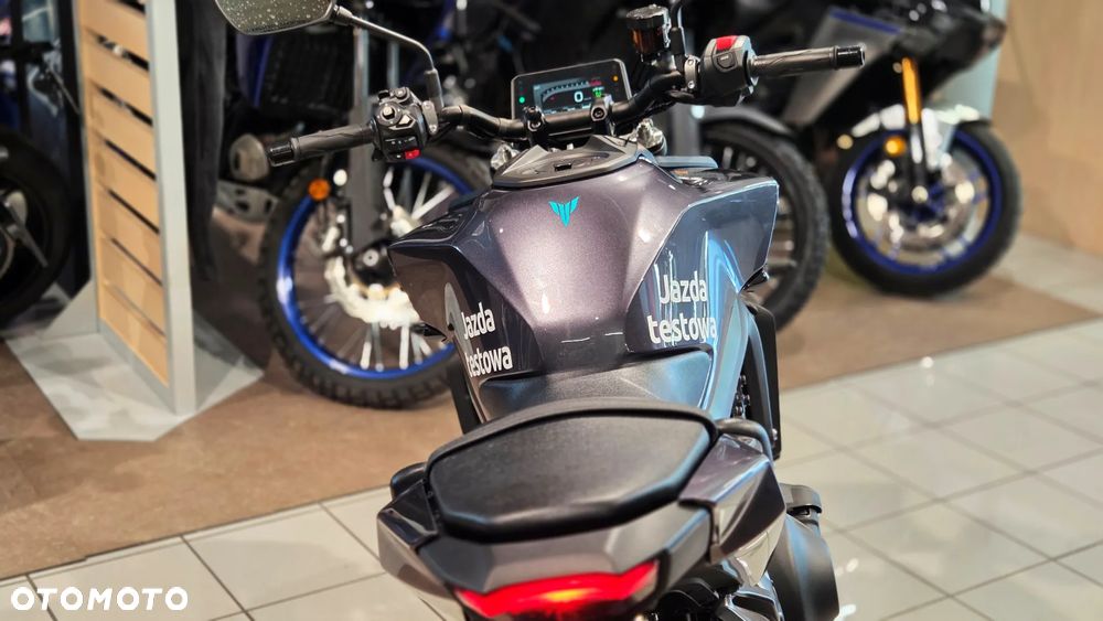 Yamaha MT - 7