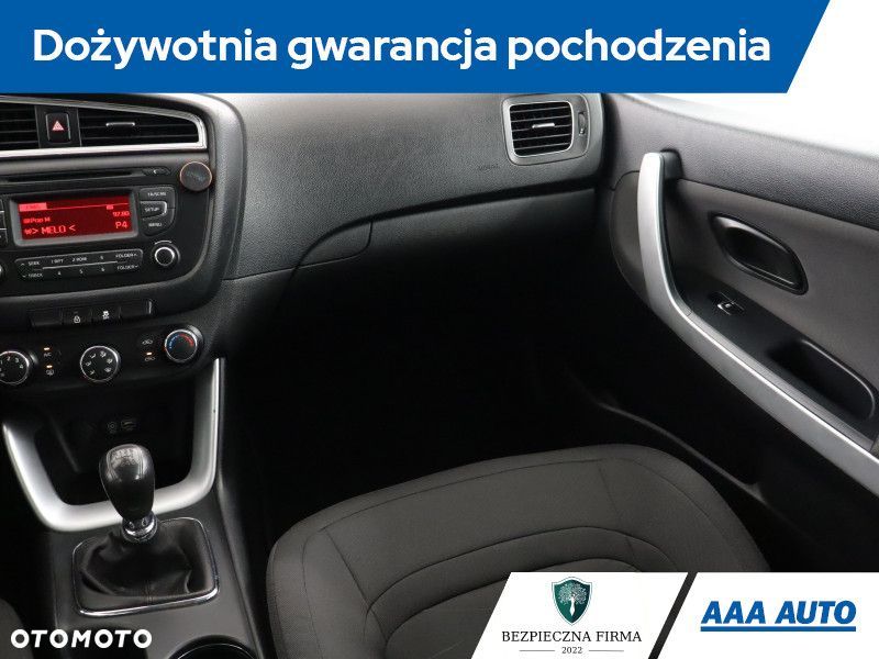 Kia Ceed - 10