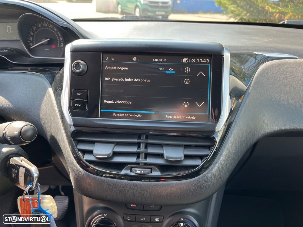 Peugeot 208 1.2 PureTech Signature - 34