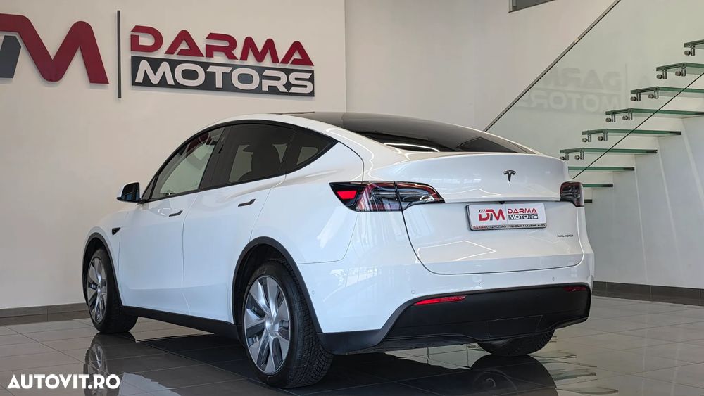 Tesla Model Y Long Range Dual Motor AWD - 5