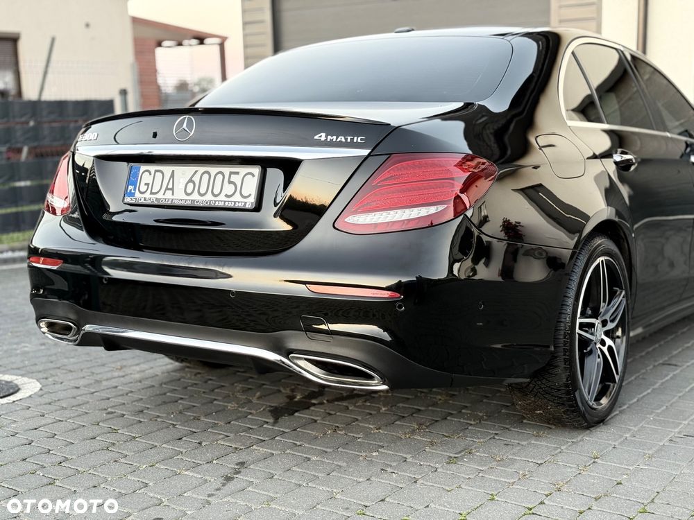 Mercedes-Benz Klasa E 300 9G-TRONIC AMG Line - 3