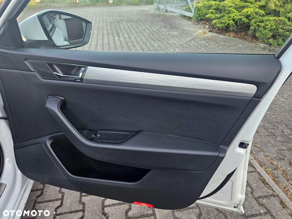 Skoda Superb 2.0 TDI DSG Ambition - 21